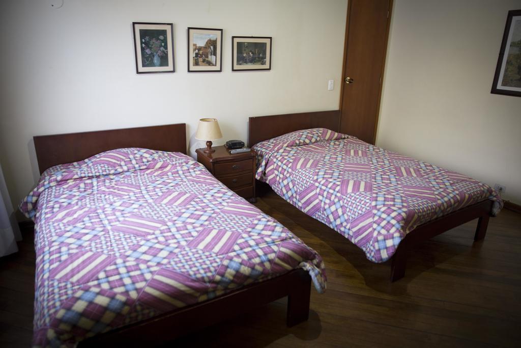 Hostal Bogota Real Exteriör bild