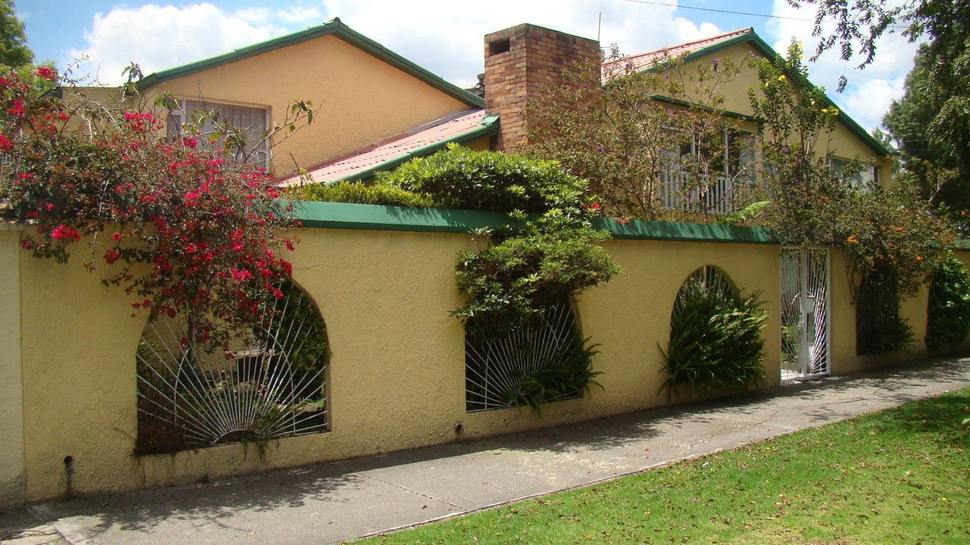 Hostal Bogota Real Exteriör bild